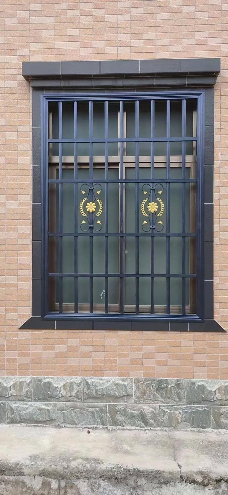 安麗鋁合金防盜網(wǎng)窗花安裝效果圖，美觀安全雙重守護(hù)